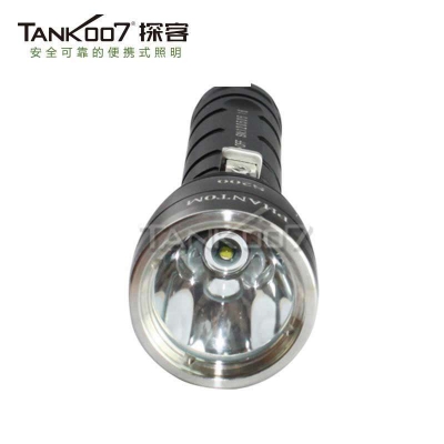 Tank007探客專業潛水手電筒超亮遠射探洞打獵家用戶外照明18650充電鋰電池深度防水手電D60+高級電池+充電器